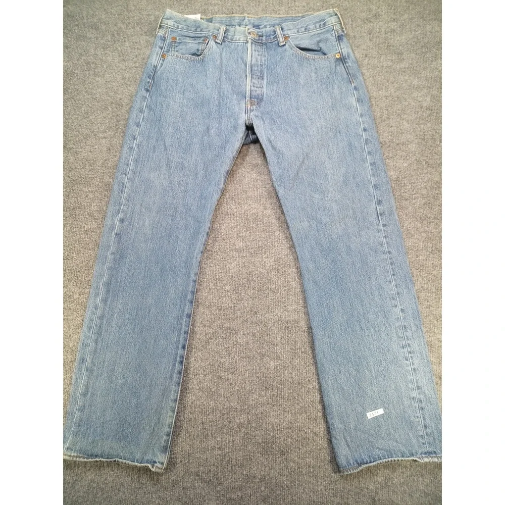 Levi's 501 Original Fit Jeans Men's 34x30 Light Wash Button Fly Straight Leg